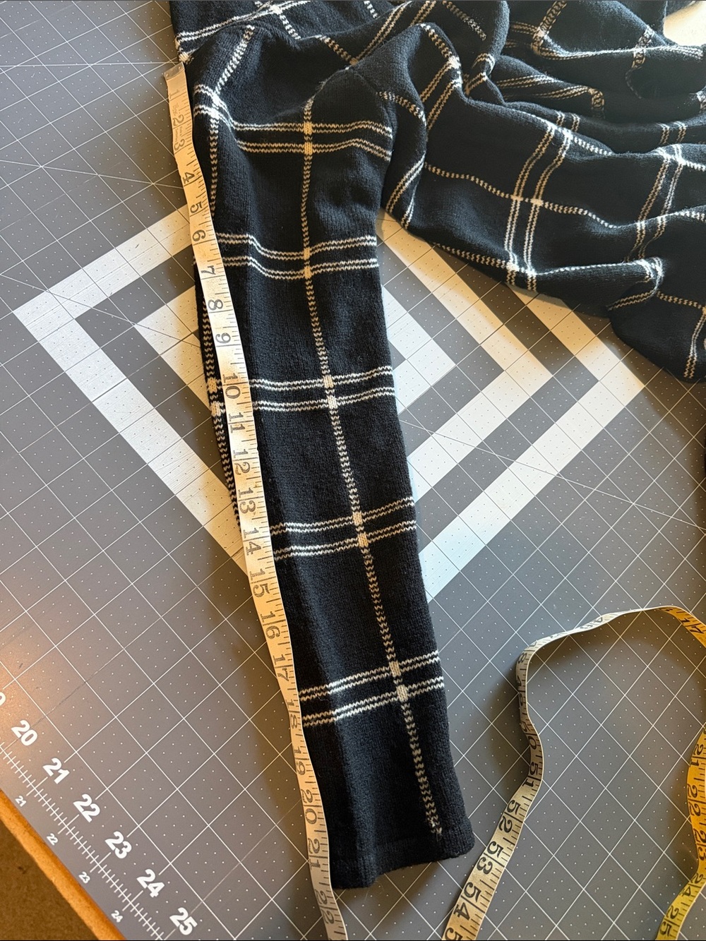 Lauren Ralph Lauren Black & Ivory 100% Lambswool Plaid Open Front Cardigan - Picture 7 of 7
